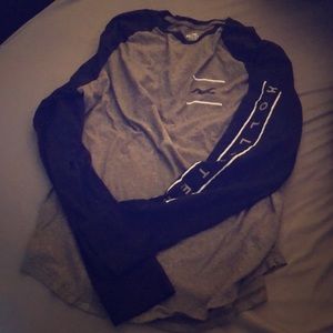 Hollister men’s long sleeve tee